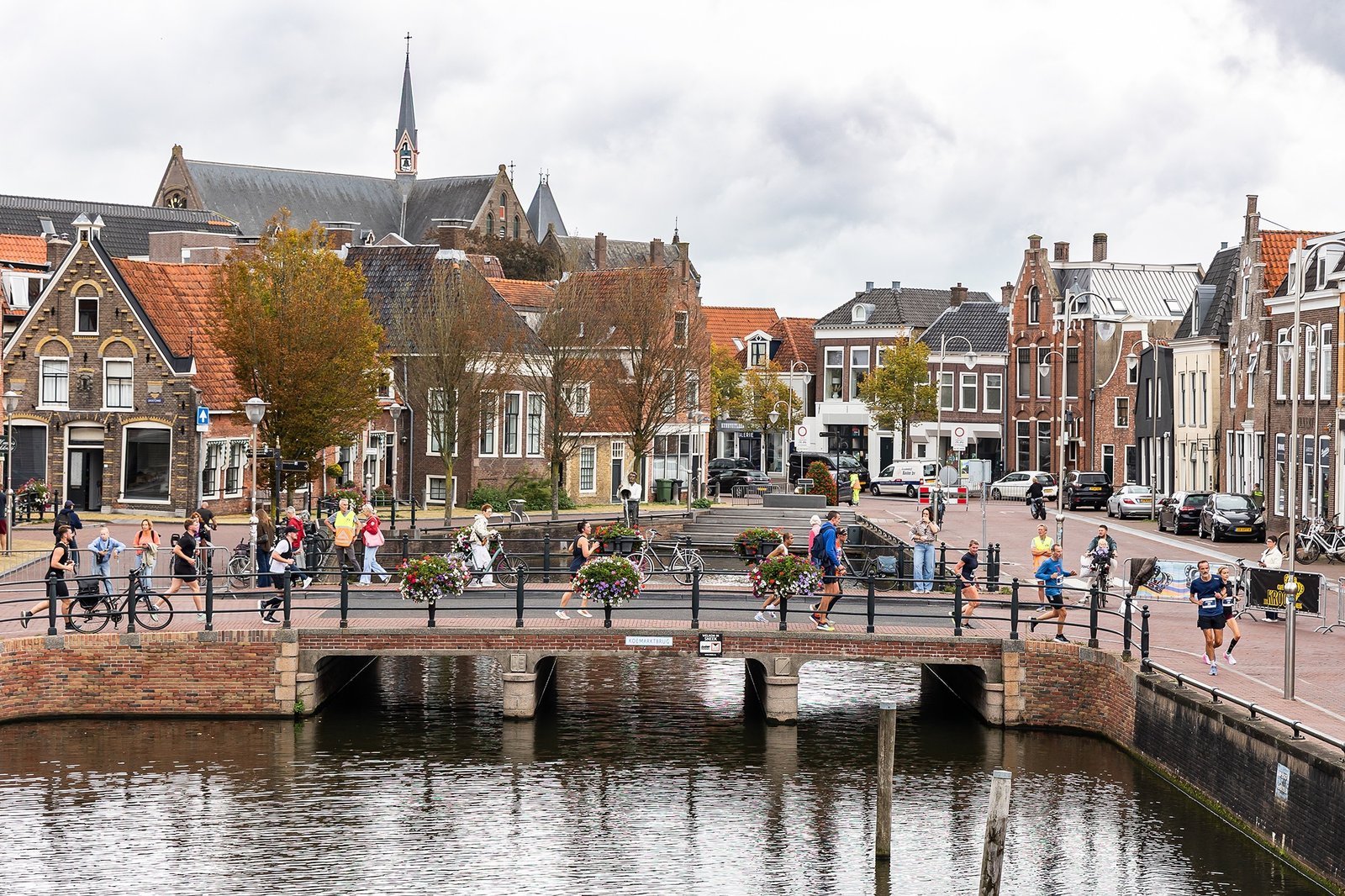 Halve marathon hardlopen tijdens Marathon Sneek 2026