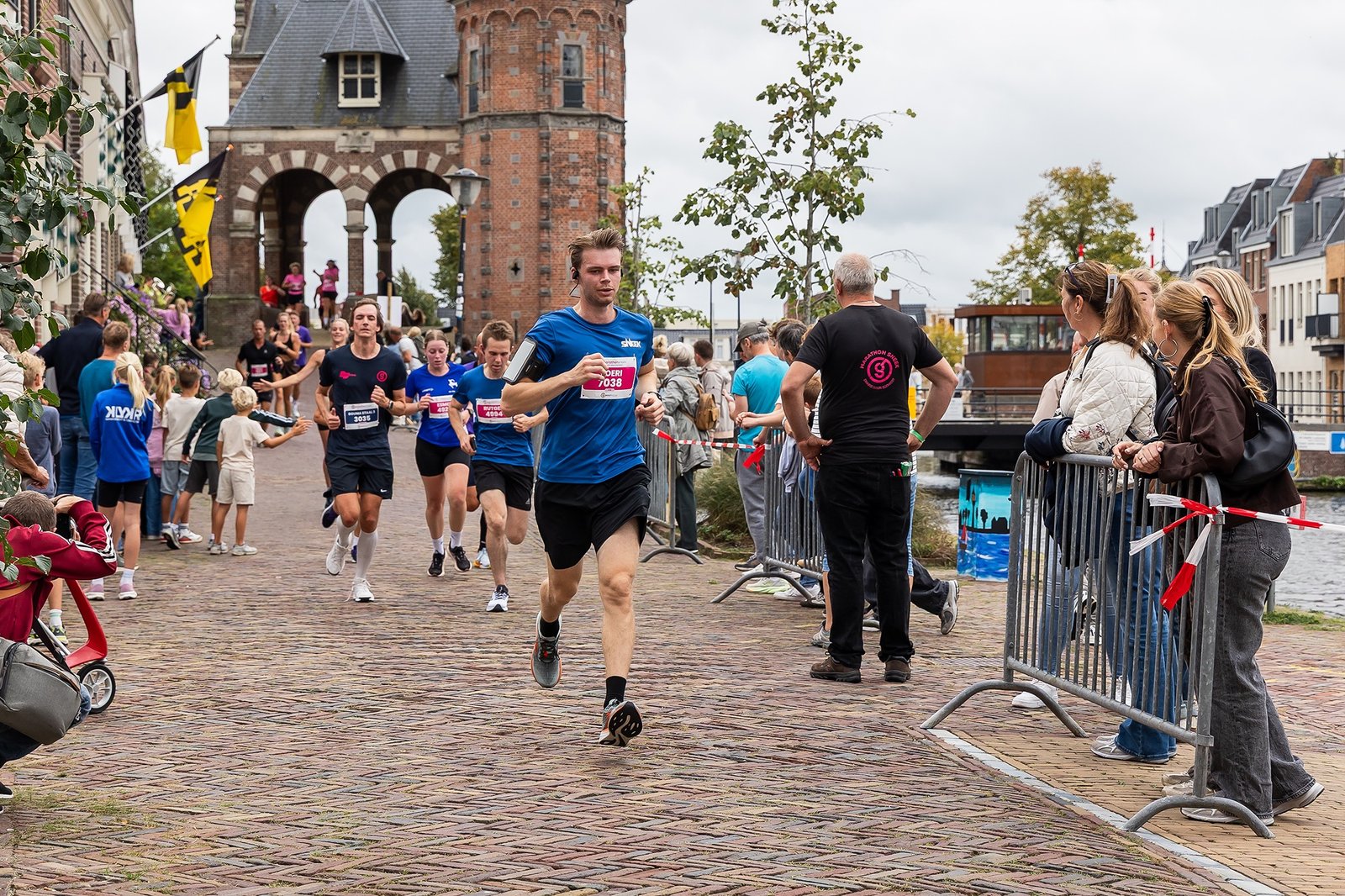 Deelnemers tijdens Marathon Sneek 2026